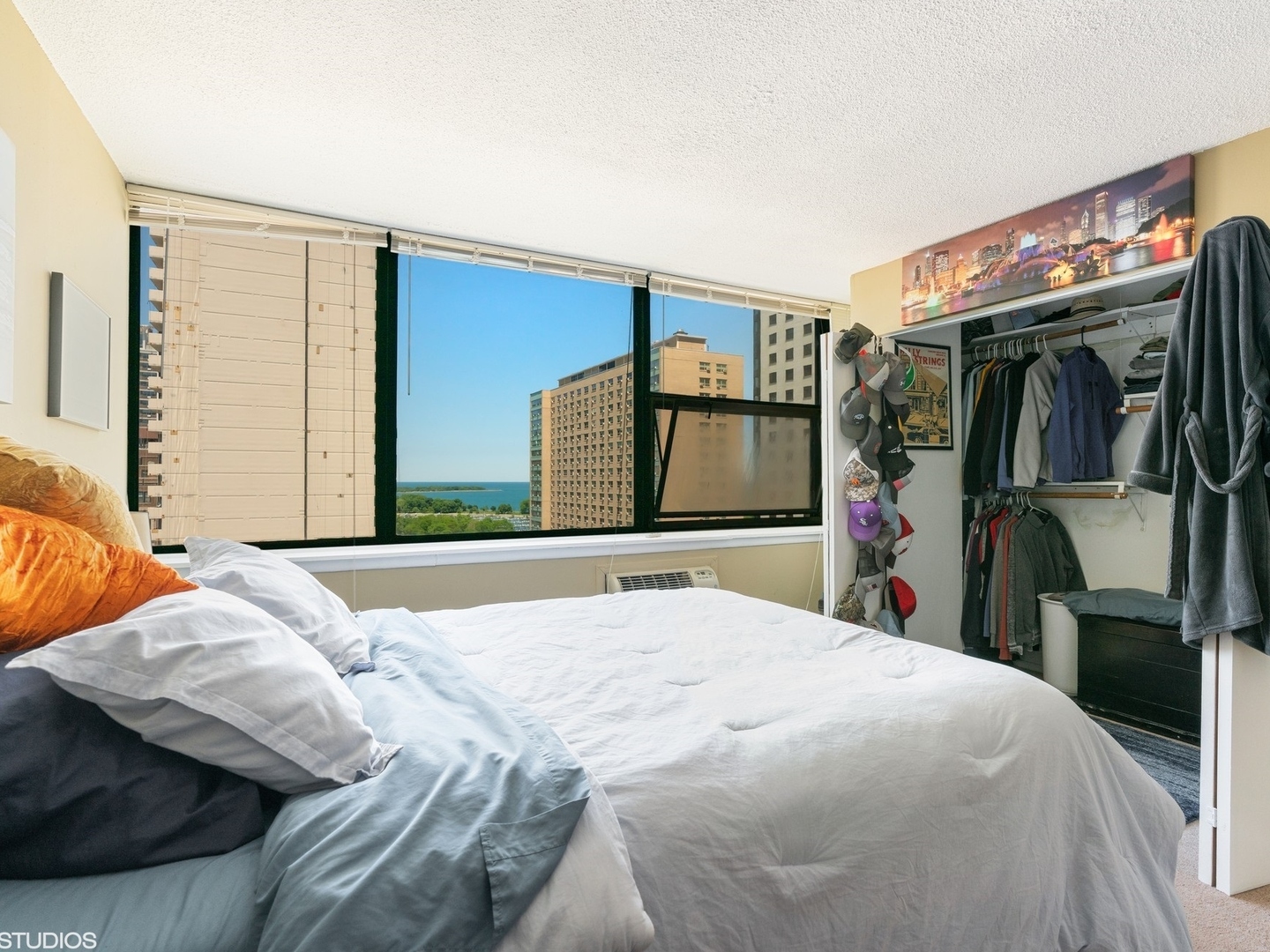 3110 North Sheridan Road, Unit 1802 Chicago, IL 60657 - Photo 12 of 14