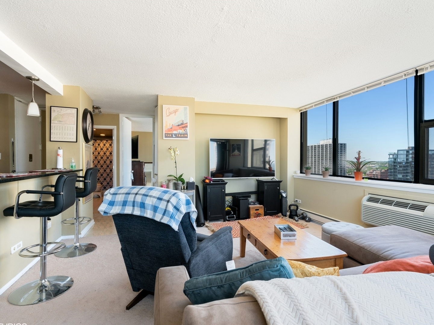 3110 North Sheridan Road, Unit 1802 Chicago, IL 60657 - Photo 9 of 14