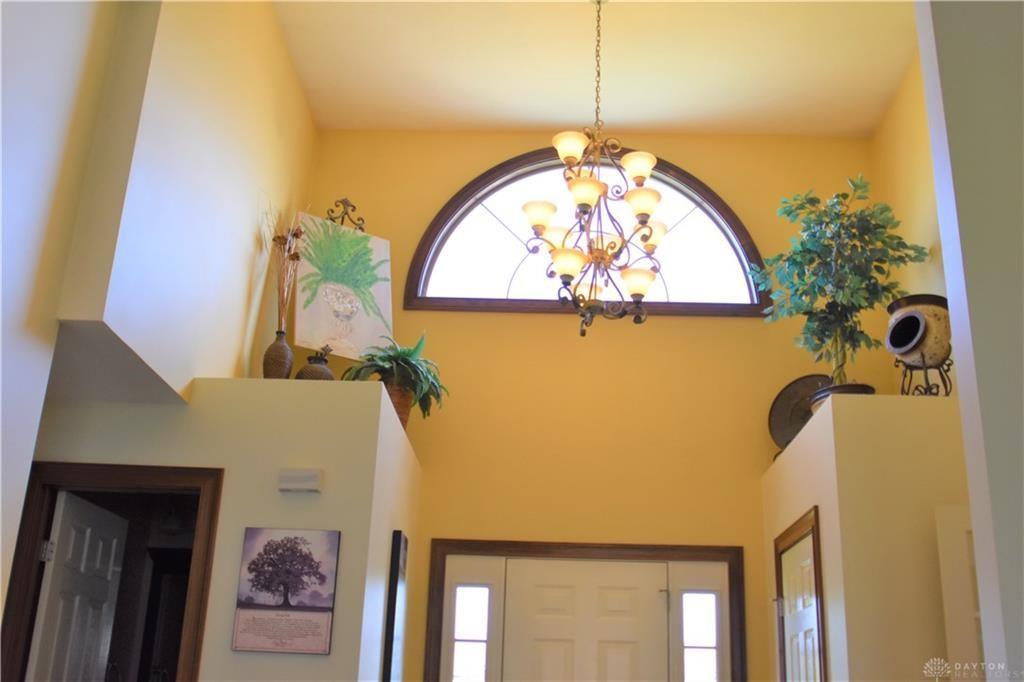 7886 Ct Ridge Fairborn, OH 45324 - Photo 3 of 10