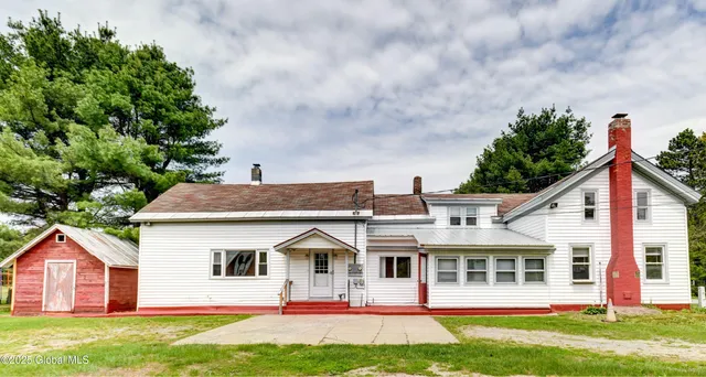 $389,000 | 122 Houseman Street, Northampton, NY 12117