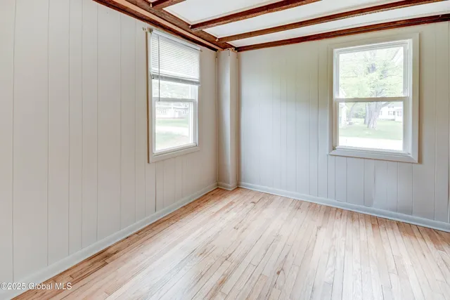 $389,000 | 122 Houseman Street, Northampton, NY 12117