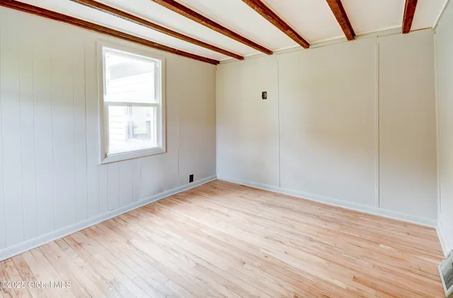 $389,000 | 122 Houseman Street, Northampton, NY 12117