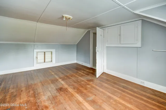 $389,000 | 122 Houseman Street, Northampton, NY 12117