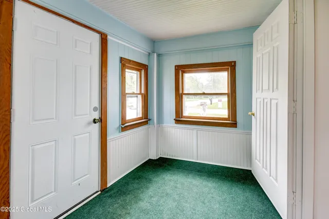 $389,000 | 122 Houseman Street, Northampton, NY 12117