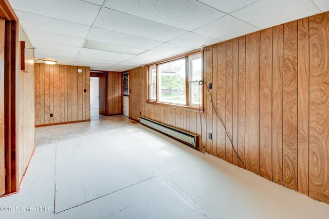 $389,000 | 122 Houseman Street, Northampton, NY 12117