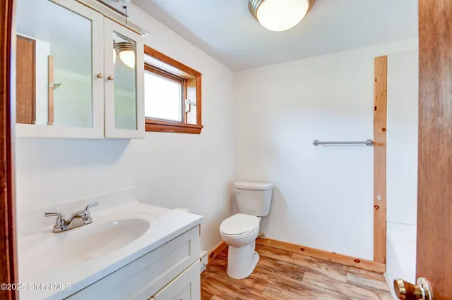 $389,000 | 122 Houseman Street, Northampton, NY 12117