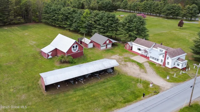 $389,000 | 122 Houseman Street, Northampton, NY 12117