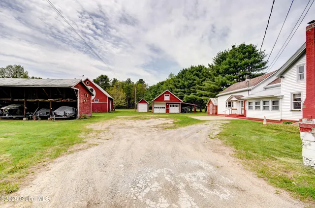 $389,000 | 122 Houseman Street, Northampton, NY 12117