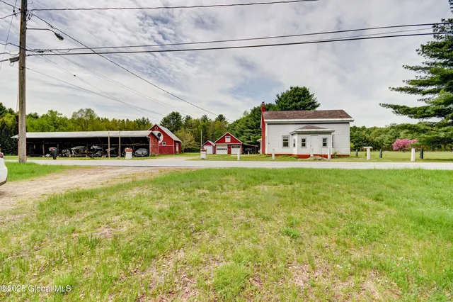 $389,000 | 122 Houseman Street, Northampton, NY 12117