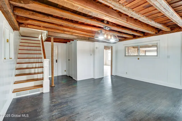 $389,000 | 122 Houseman Street, Northampton, NY 12117