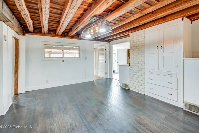 $389,000 | 122 Houseman Street, Northampton, NY 12117