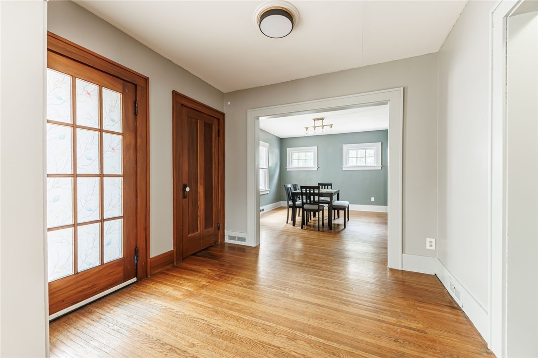 42 Walzford Road Irondequoit, NY 14622 - Photo 4 of 34 Gallery Image 4