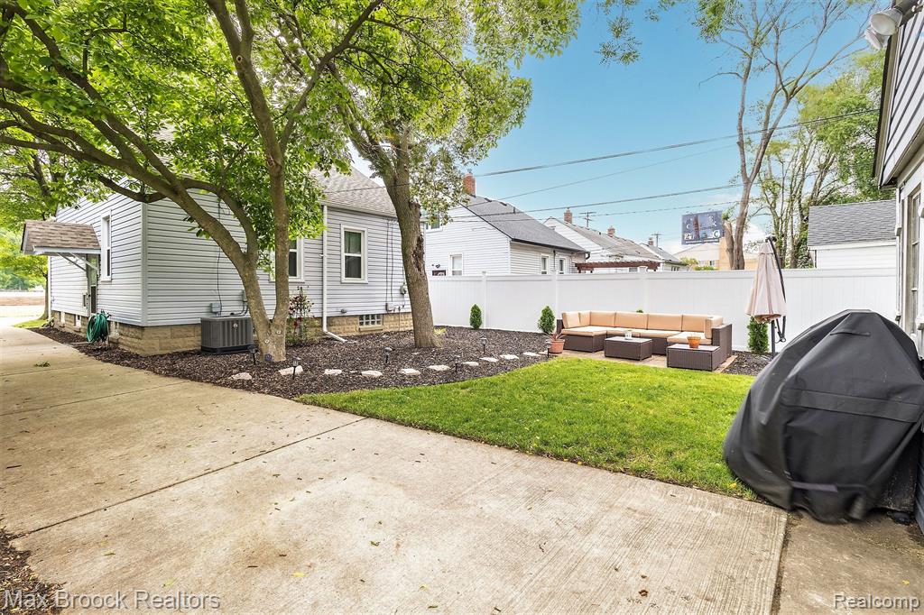 1410 East 10 Mile Road Ferndale, MI 48220 - Photo 46 of 48