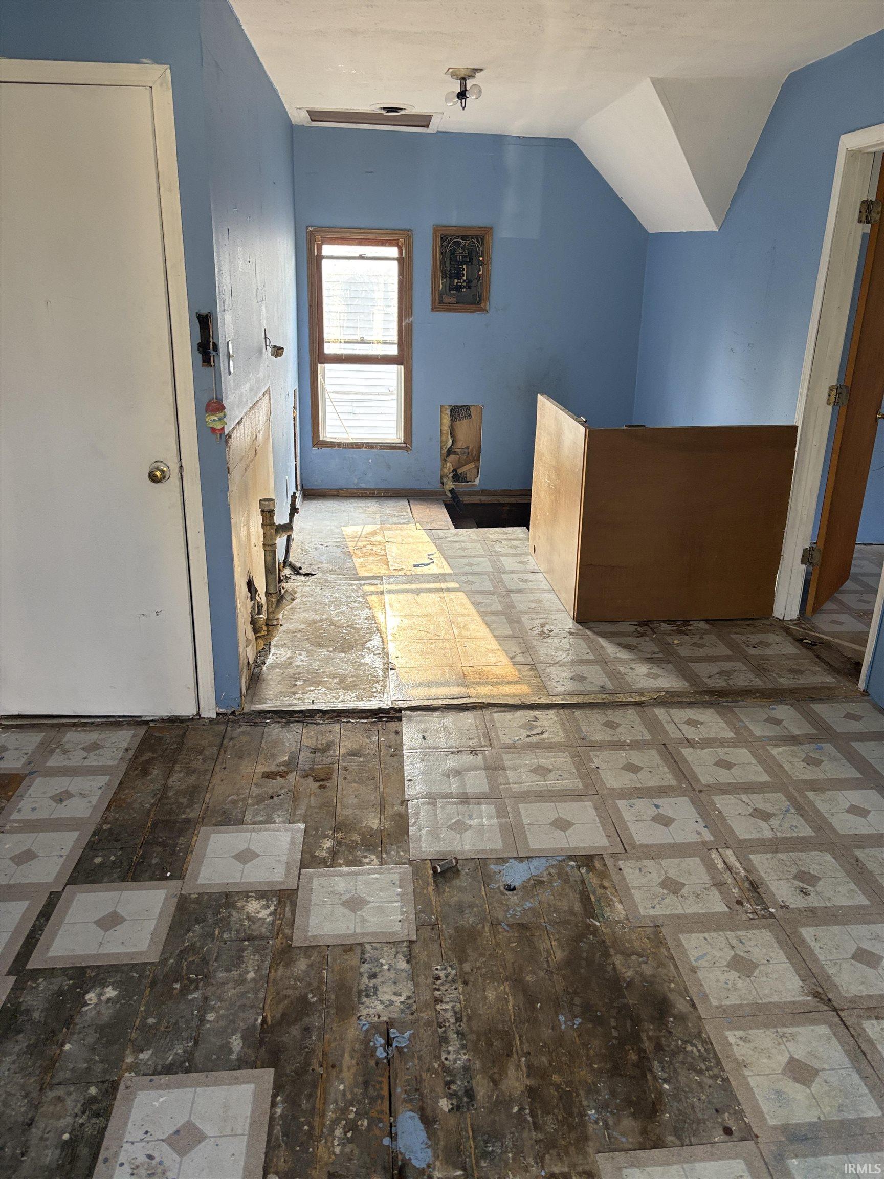 703 West Garfield Avenue Elkhart, IN 46516 - Photo 13 of 14