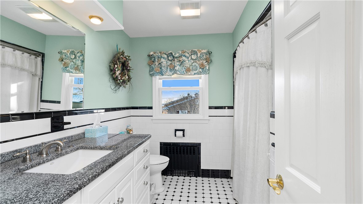 29 Robert Street Tiverton, RI 02878 - Photo 19 of 40