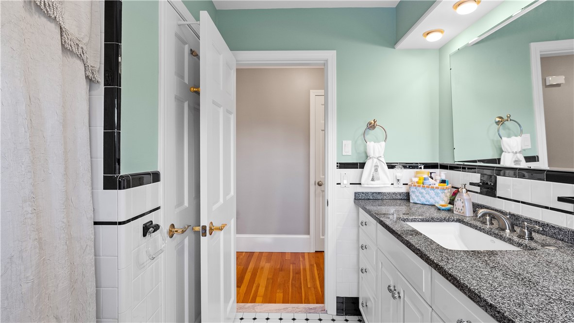 29 Robert Street Tiverton, RI 02878 - Photo 20 of 40