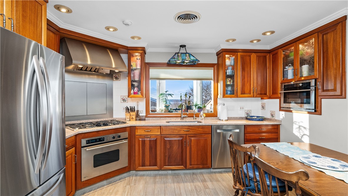 29 Robert Street Tiverton, RI 02878 - Photo 10 of 40