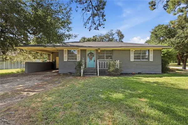 $215,000 | 1425 East Collard Street, Madisonville, TX 77864