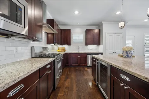 $799,000 | 5121 Libbey Drive, Houston, TX 77092