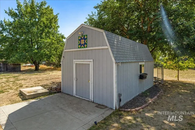 $989,500 | 5611 West Hill Road, Boise, ID 83703