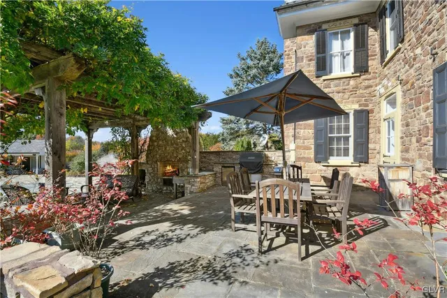 a view of outdoor space yard and patio