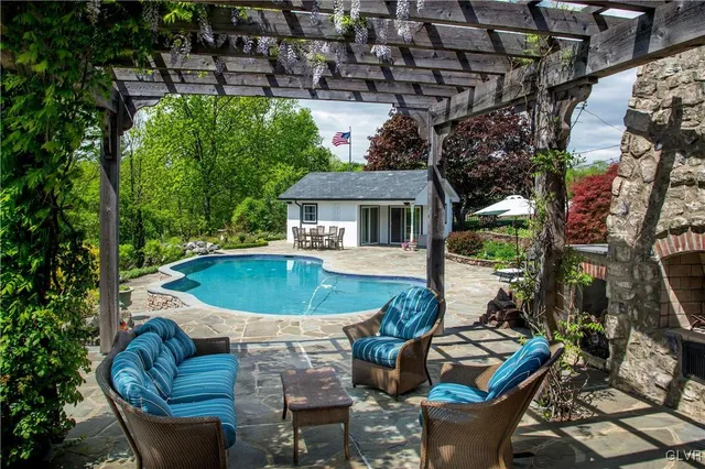 a house view with a outdoor space