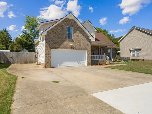 $366,700 | 674 Superior Lane, Clarksville, TN 37043