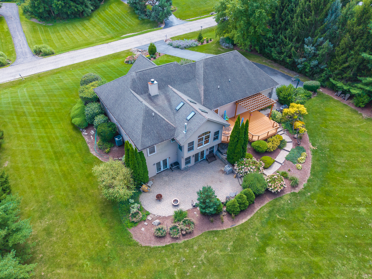 9206 Pine Needle Pass Bull Valley, IL 60097 - Photo 2 of 44