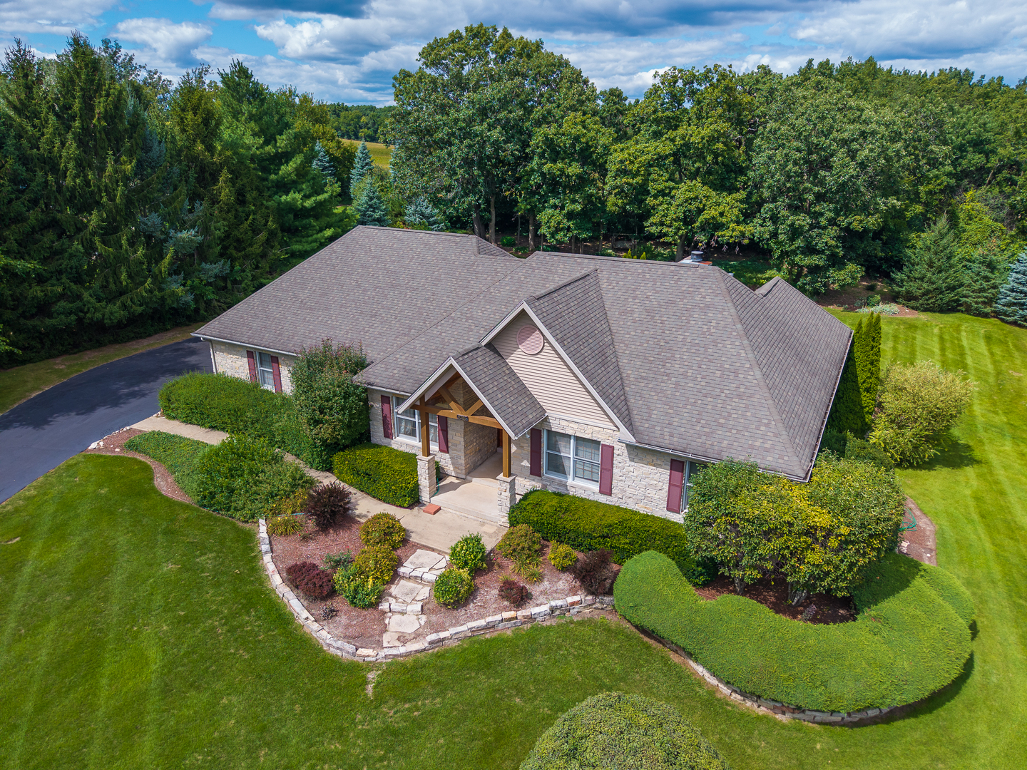 9206 Pine Needle Pass Bull Valley, IL 60097 - Photo 39 of 44 an aerial view of a house