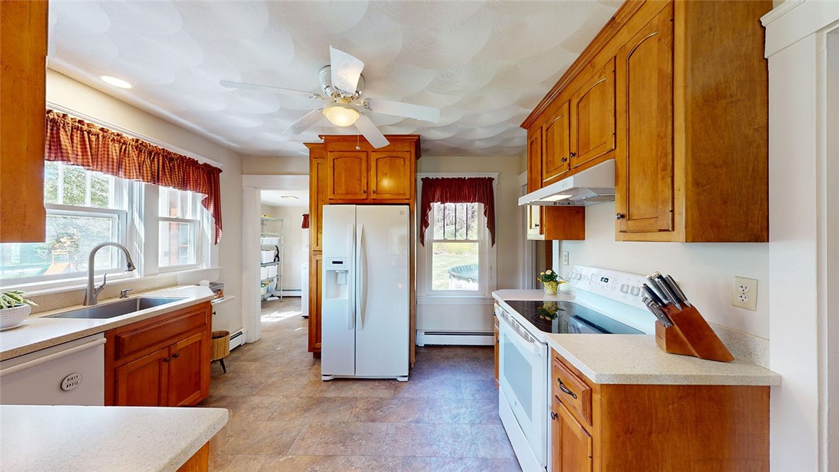 802 Round Top Road Burrillville, RI 02830 - Photo 13 of 45