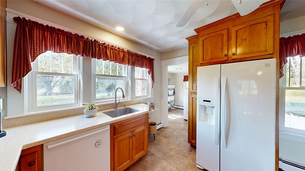 802 Round Top Road Burrillville, RI 02830 - Photo 15 of 45