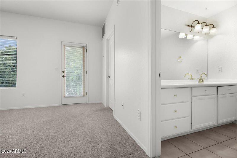3150 East Beardsley Road, Unit 1079 Phoenix, AZ 85050 - Photo 8 of 33 49-Bedroom 3 to Bath