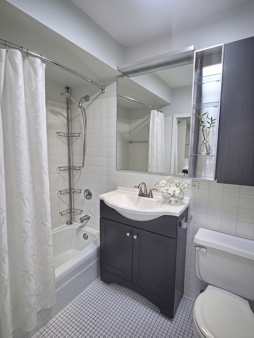 655 West Irving Park Road, Unit 716 Chicago, IL 60613 - Photo 27 of 31