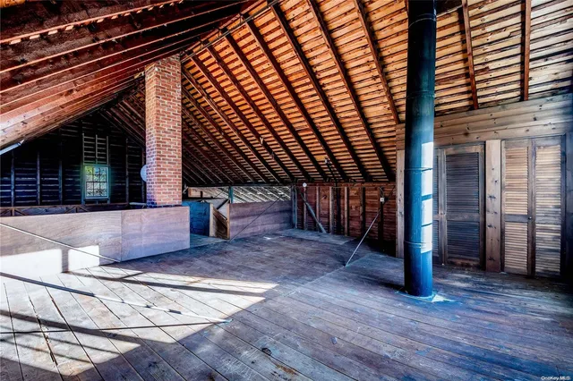 $3,370,000 | 88 Pantigo Road, East Hampton, NY 11937