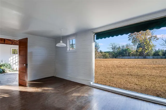 $3,370,000 | 88 Pantigo Road, East Hampton, NY 11937