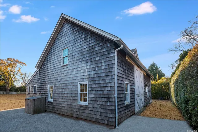 $3,370,000 | 88 Pantigo Road, East Hampton, NY 11937