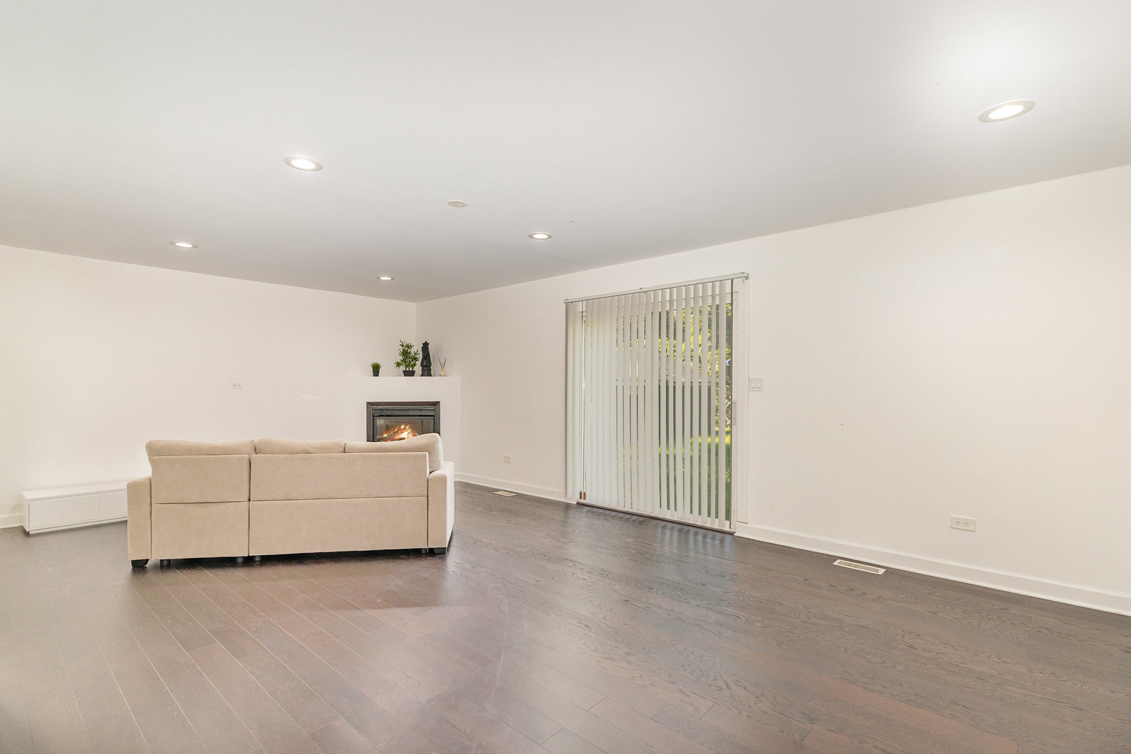 16314 Homan Avenue Markham, IL 60428 - Photo 10 of 32 a view of kitchen with furniture and wooden floor