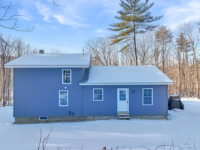 $277,000 | 21 Coolidge Road, Dixfield, ME 04224