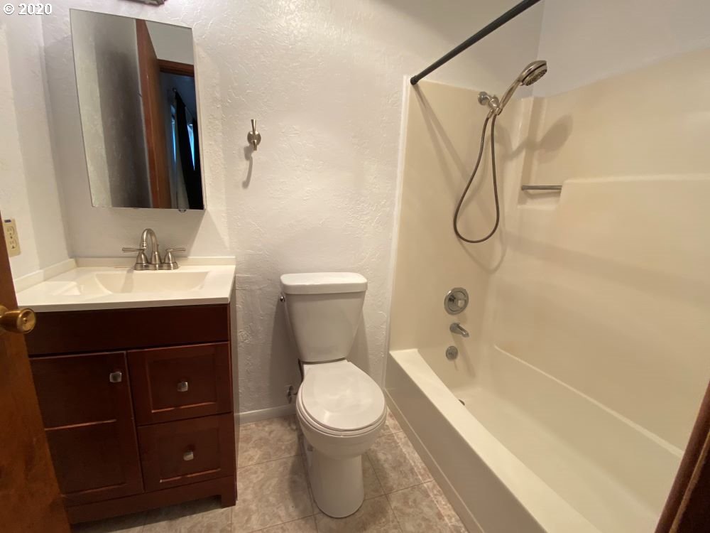 923 7th Street Florence, OR 97439 - Photo 11 of 22 Gallery Image 11
