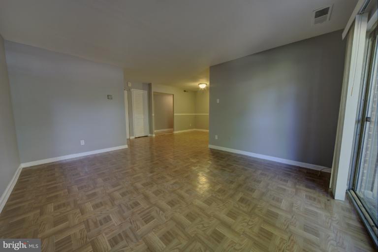19317 Club House Road, Unit 103 Montgomery Village, MD 20886 - Photo 4 of 17 Interior (General)