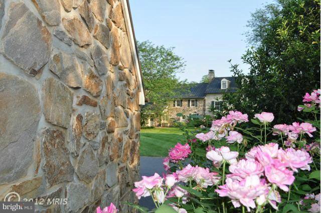 1727 Western Run Road Cockeysville, MD 21030 - Photo 26 of 30 From Rose Garden to Back of House