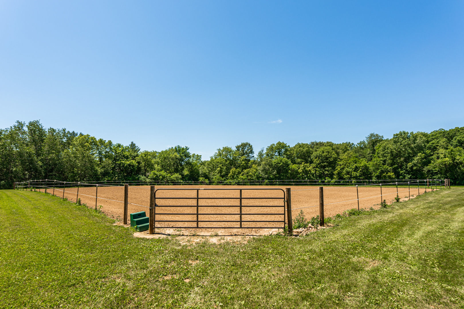 12757 Base Line Road Genoa, IL 60135 - Photo 29 of 49 a view of a garden with wooden fence