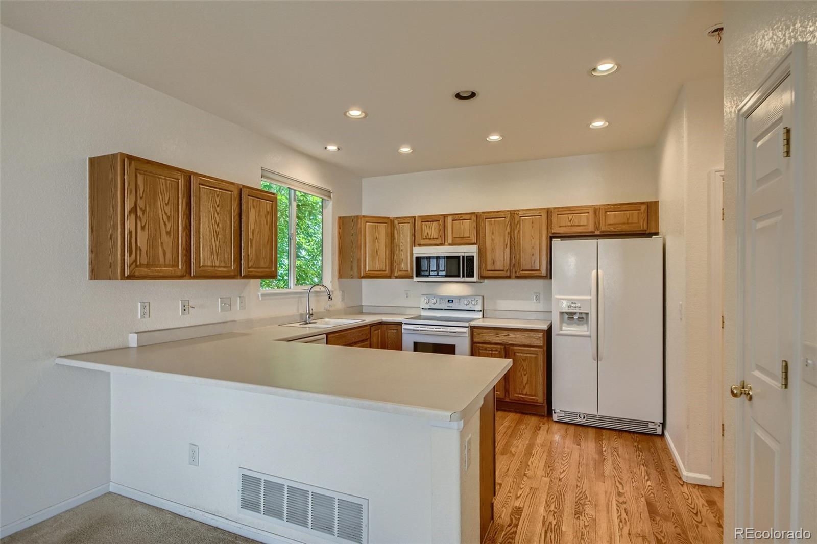 10681 Cherrybrook Circle Highlands Ranch, CO 80126 - Photo 12 of 27