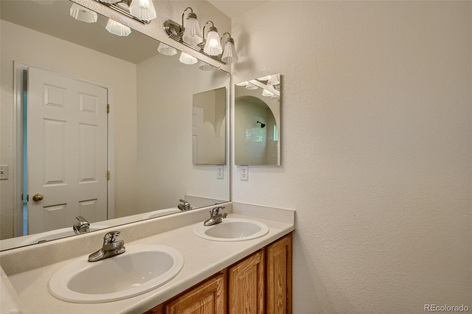 10681 Cherrybrook Circle Highlands Ranch, CO 80126 - Photo 17 of 27