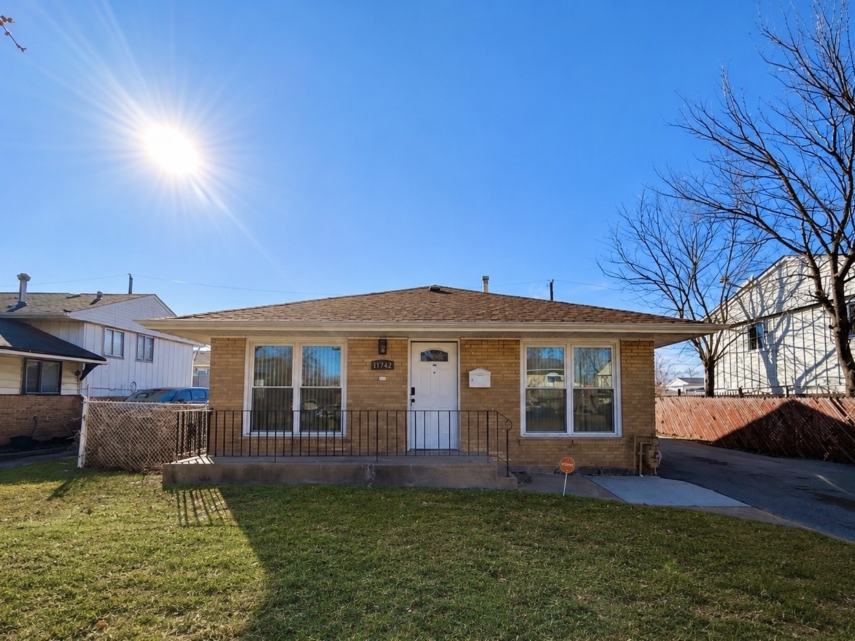 11742 South Racine Avenue Chicago, IL 60643 - Photo 1 of 16