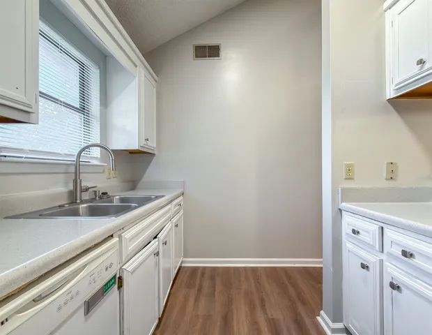 $1,250 | 1556 Twin Lakes Circle, Tallahassee, FL 32311