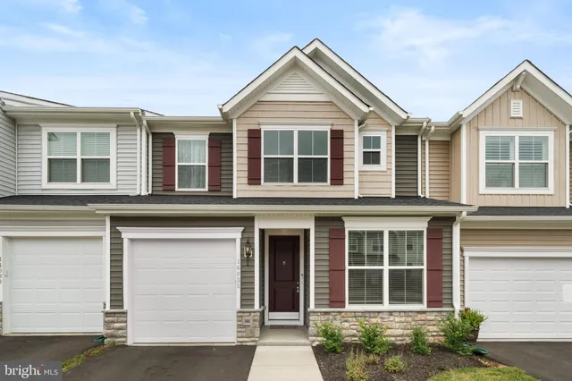 $669,900 | 14035 Madrona Lane, Woodbridge, VA 22193