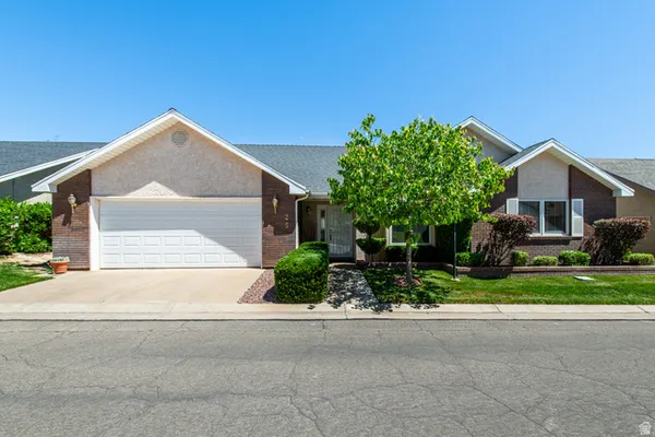 $376,500 | 2050 West Canyon View Drive, Unit 25, St. George, UT 84770