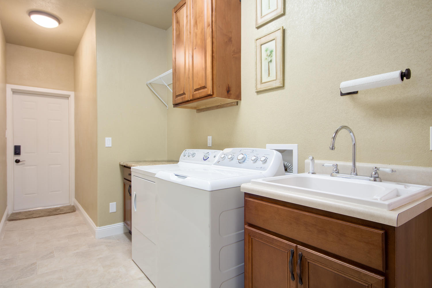 2410 Campbell Road DeFuniak Springs, FL 32435 - Photo 17 of 42 Laundry