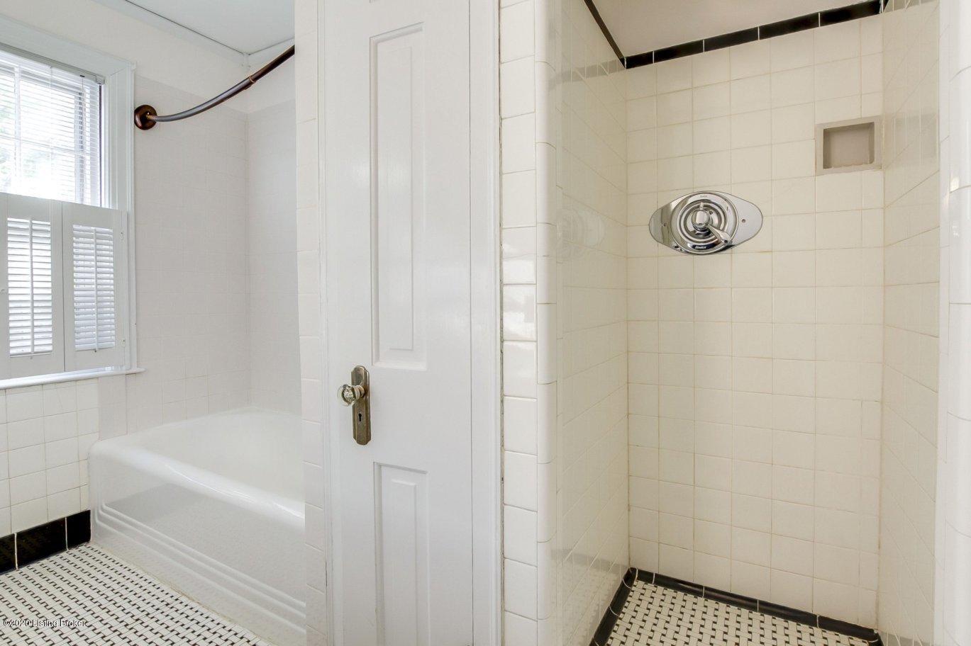 2421 Meadow Road Louisville, KY 40205 - Photo 19 of 25 Hall Bath